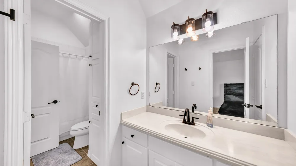 1555 Hunterglenn Drive Aledo, TX 76008