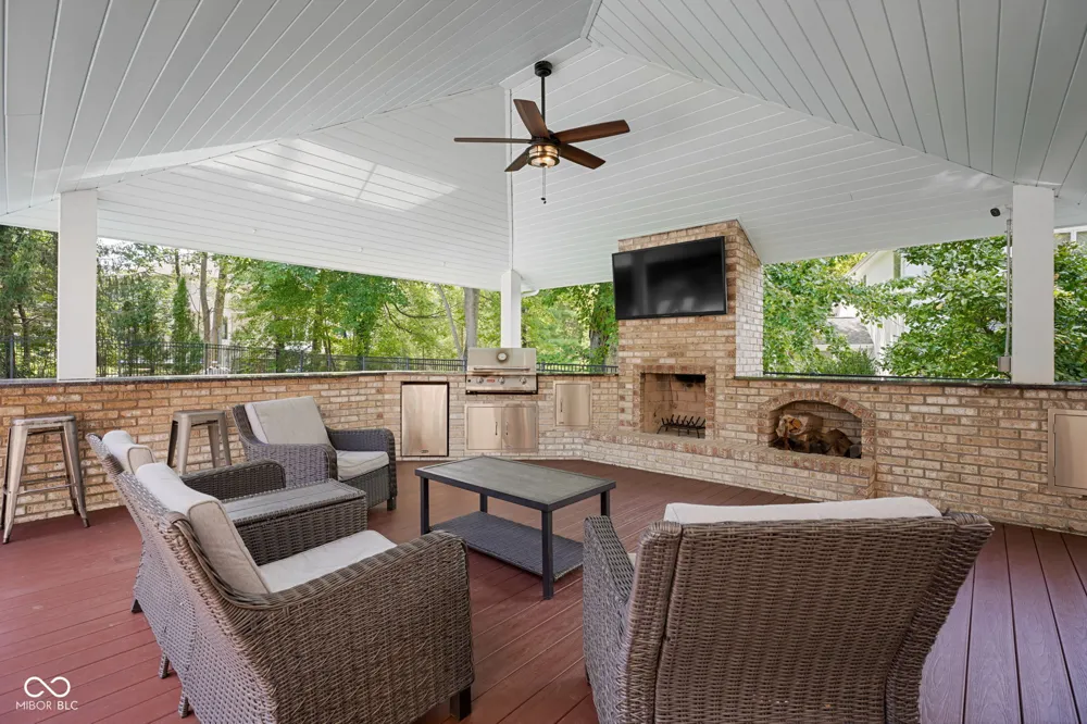5183 Northwood Drive Columbus, IN 47201