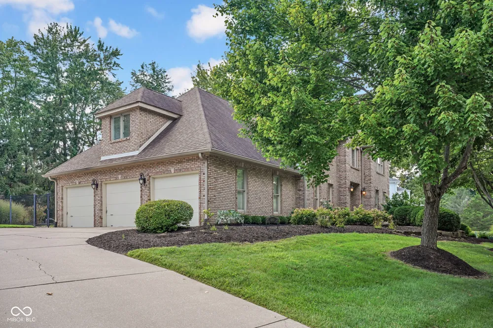 5183 Northwood Drive Columbus, IN 47201