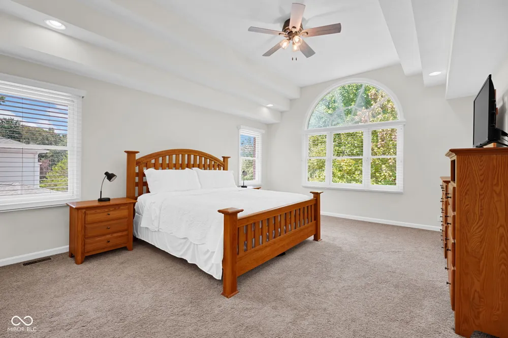 5183 Northwood Drive Columbus, IN 47201