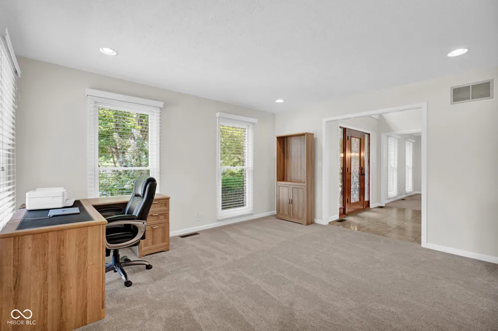 5183 Northwood Drive Columbus, IN 47201