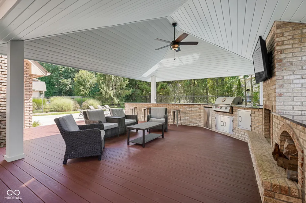 5183 Northwood Drive Columbus, IN 47201