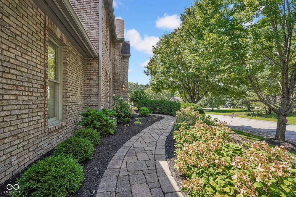 5183 Northwood Drive Columbus, IN 47201
