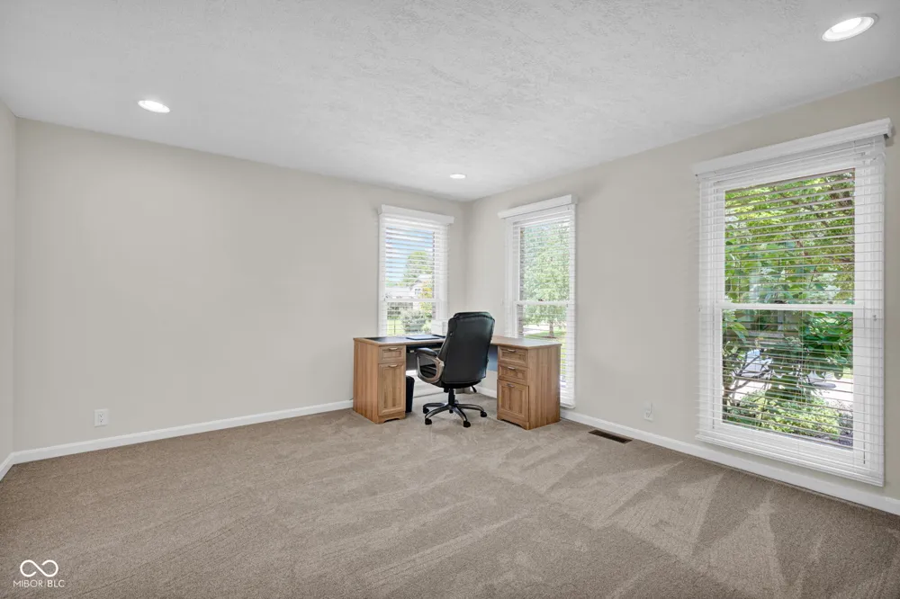 5183 Northwood Drive Columbus, IN 47201