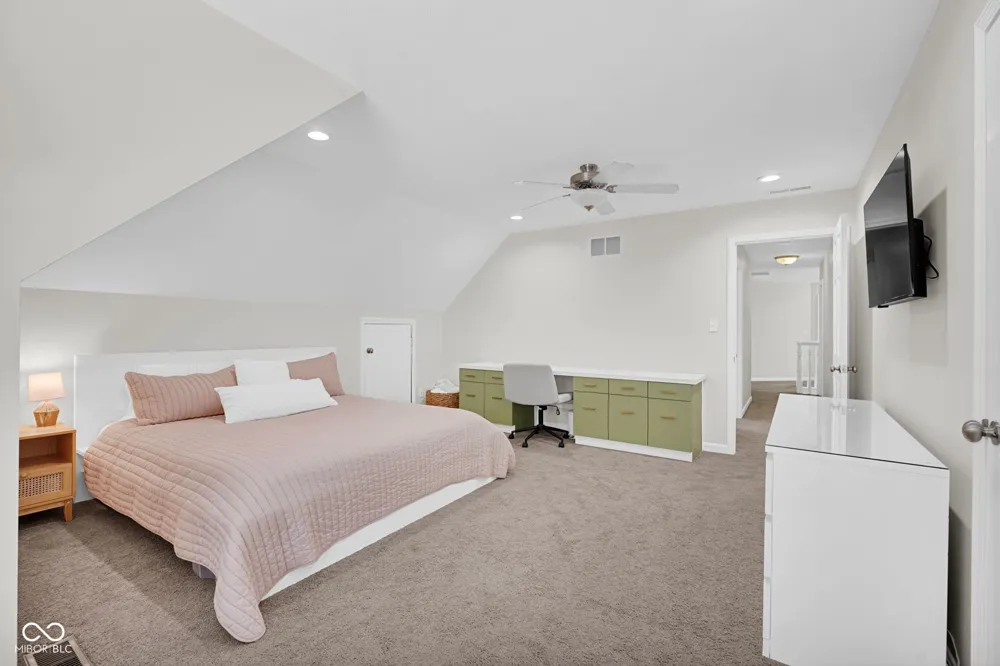 5183 Northwood Drive Columbus, IN 47201
