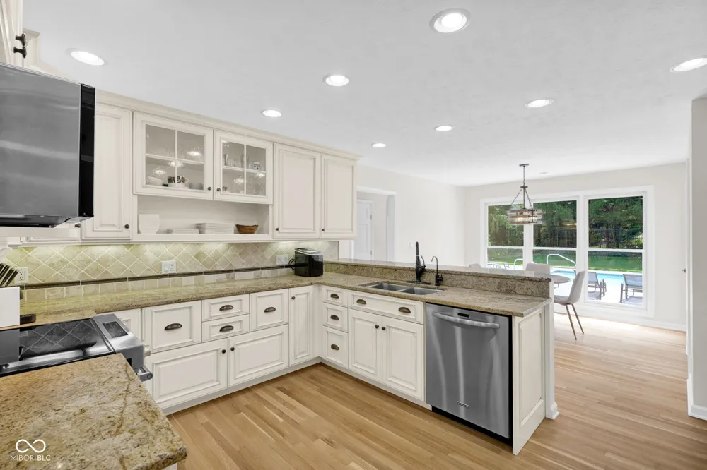5183 Northwood Drive Columbus, IN 47201