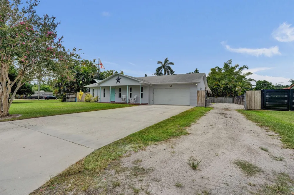 4321 SW 73RD TERRACE Davie, FL 33314