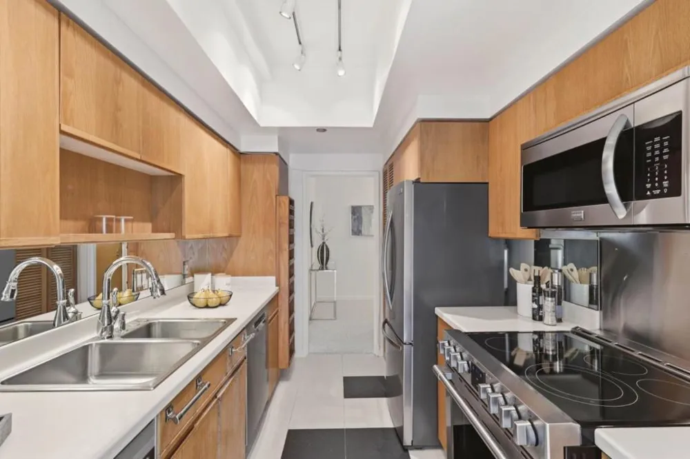 101 Lombard Street #201E San Francisco, CA 94111
