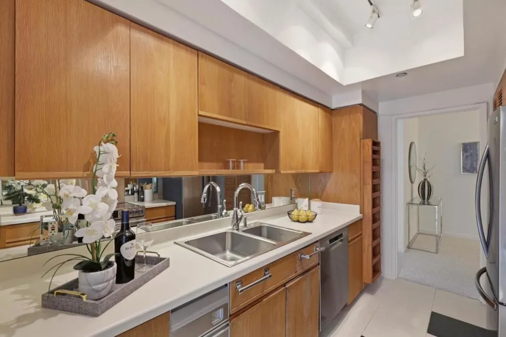 101 Lombard Street #201E San Francisco, CA 94111