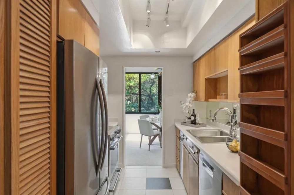 101 Lombard Street #201E San Francisco, CA 94111