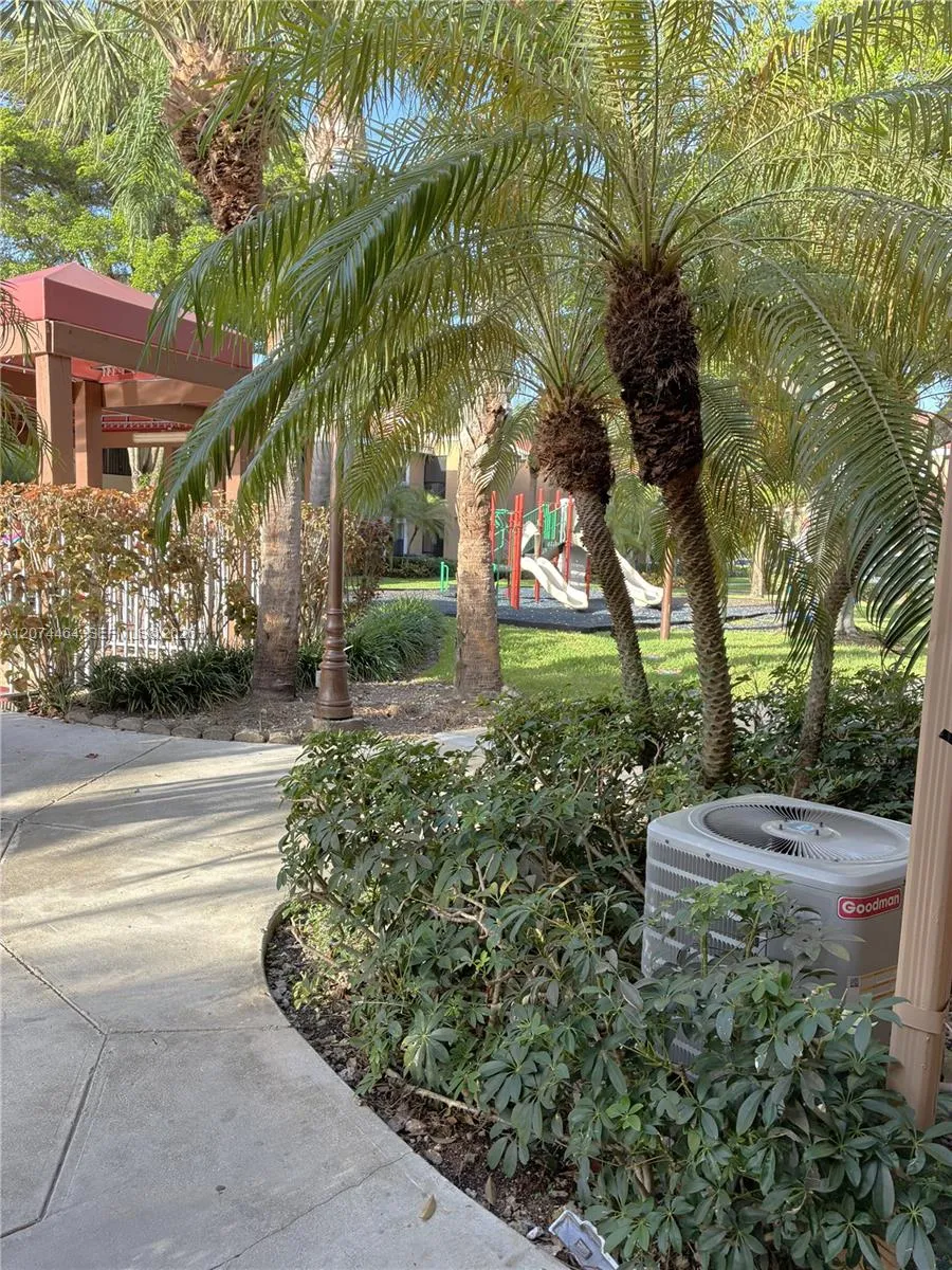 15591 SW 105th Ter #518 Miami, FL 33196