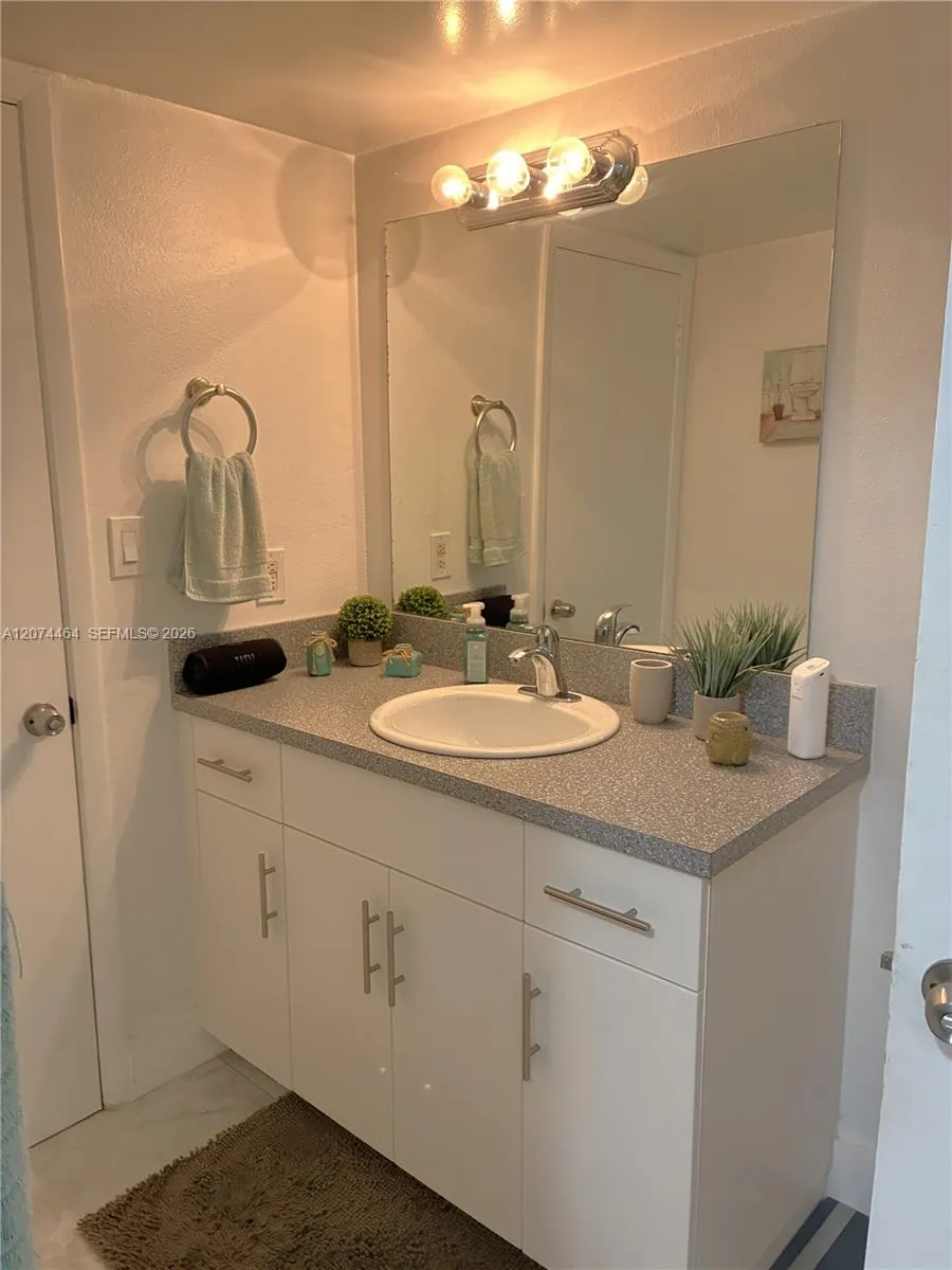15591 SW 105th Ter #518 Miami, FL 33196
