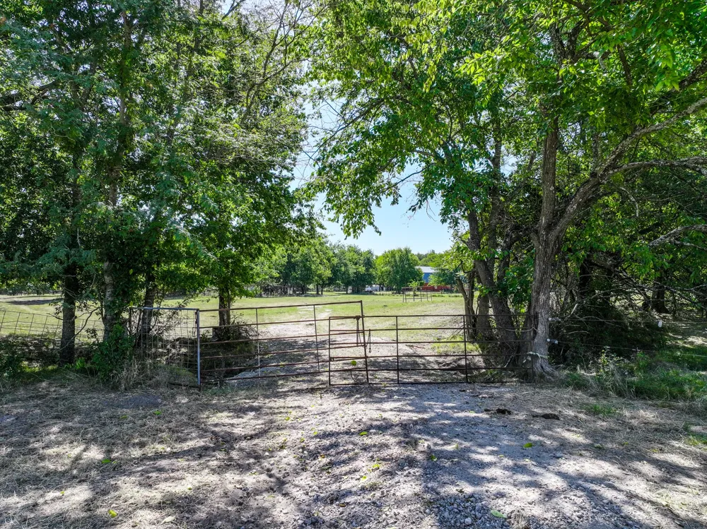 229 County Road 4733 Cumby, TX 75433