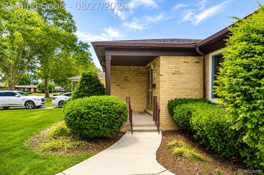 15210 Oakwood Drive Oak Park City, MI 48237