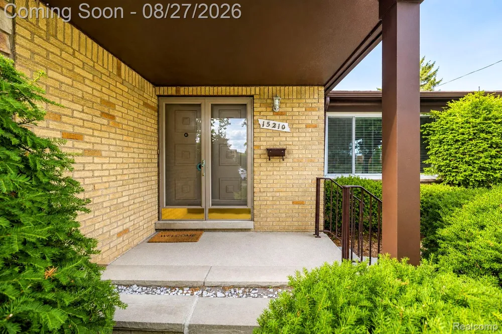 15210 Oakwood Drive Oak Park City, MI 48237