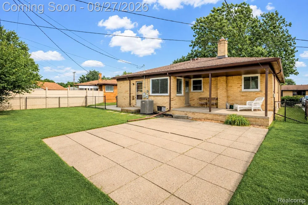 15210 Oakwood Drive Oak Park City, MI 48237