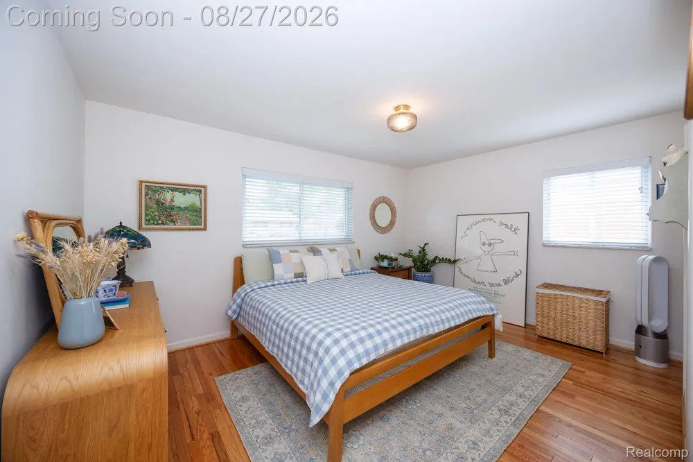 15210 Oakwood Drive Oak Park City, MI 48237