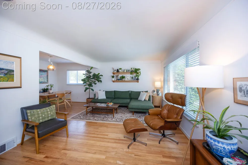 15210 Oakwood Drive Oak Park City, MI 48237