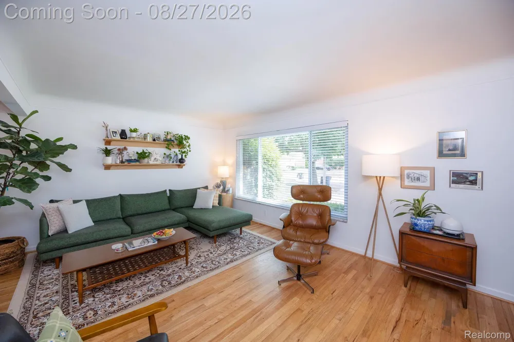15210 Oakwood Drive Oak Park City, MI 48237