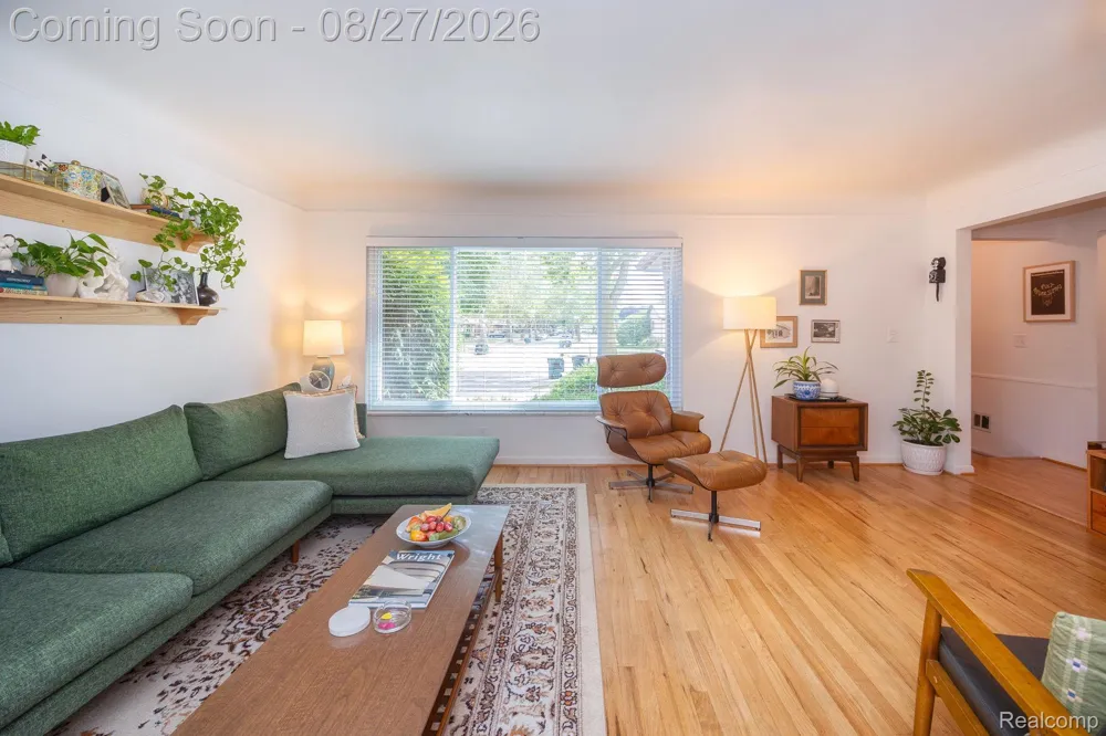 15210 Oakwood Drive Oak Park City, MI 48237