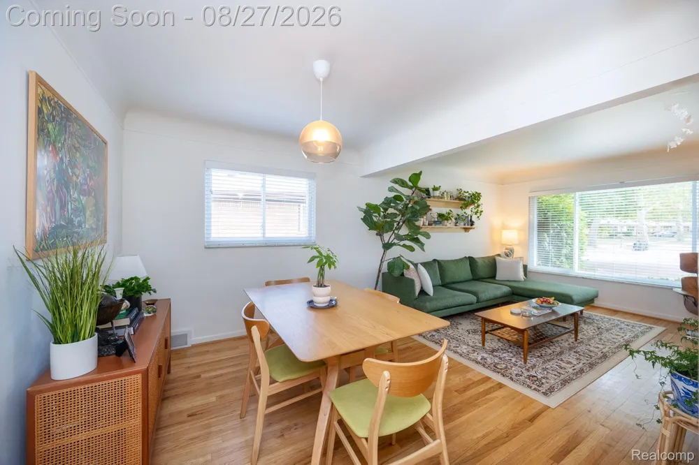 15210 Oakwood Drive Oak Park City, MI 48237