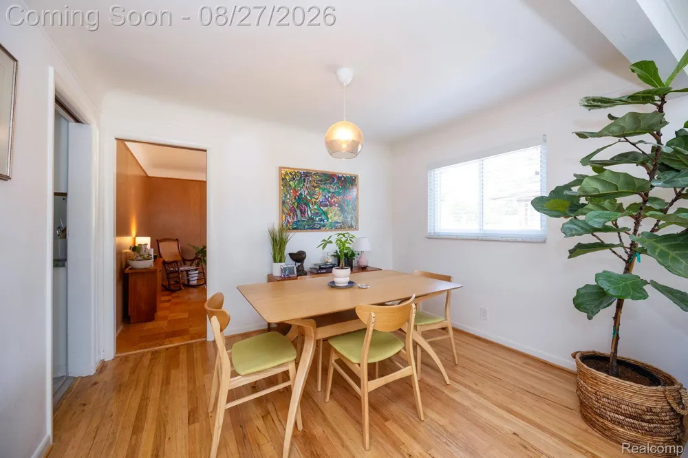 15210 Oakwood Drive Oak Park City, MI 48237
