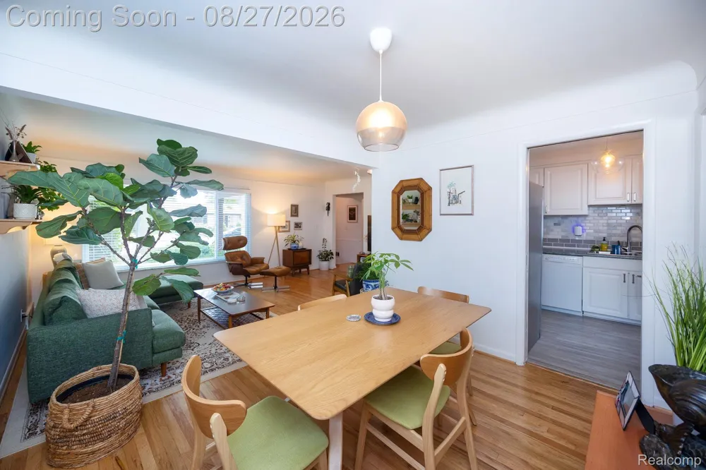 15210 Oakwood Drive Oak Park City, MI 48237