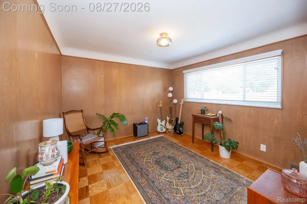 15210 Oakwood Drive Oak Park City, MI 48237