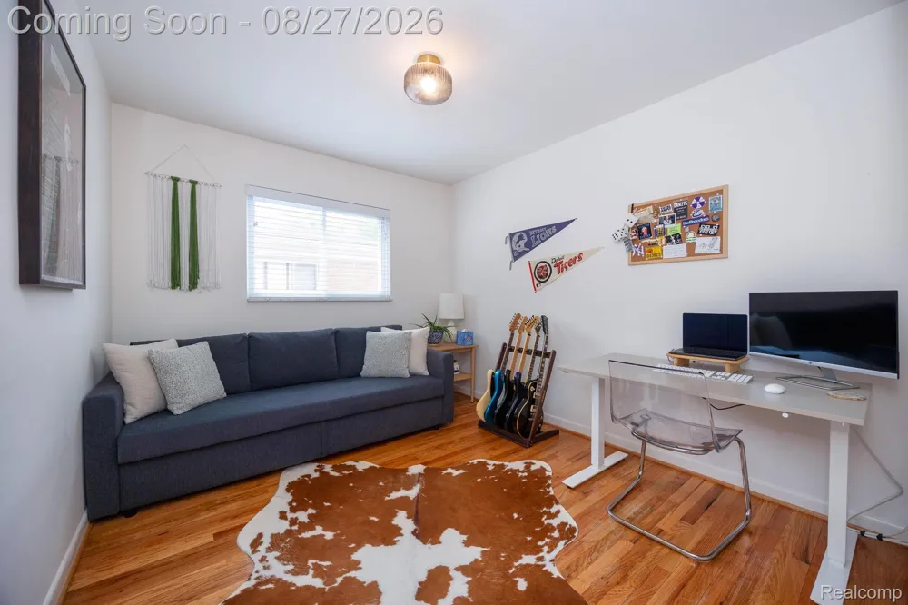 15210 Oakwood Drive Oak Park City, MI 48237