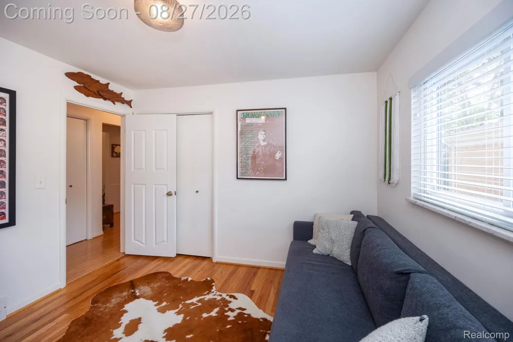 15210 Oakwood Drive Oak Park City, MI 48237