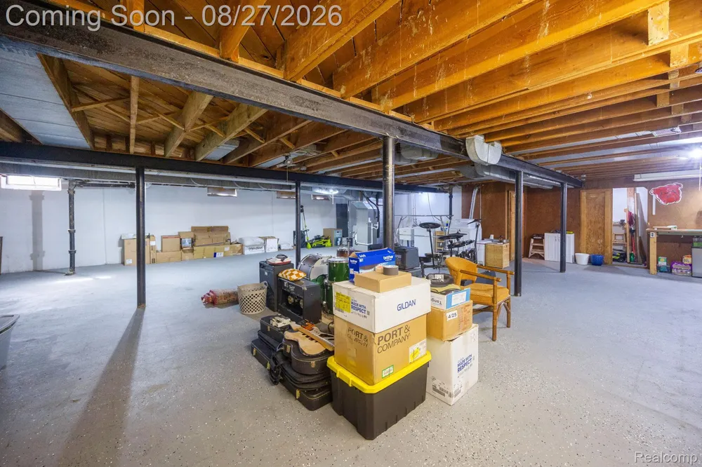 15210 Oakwood Drive Oak Park City, MI 48237