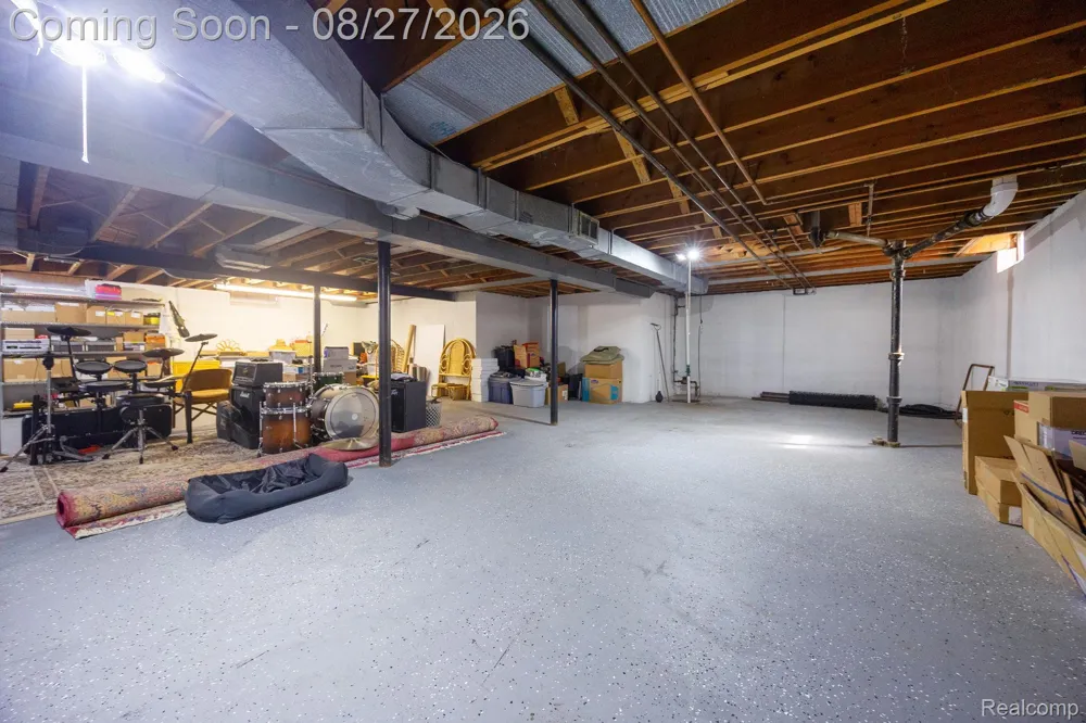15210 Oakwood Drive Oak Park City, MI 48237