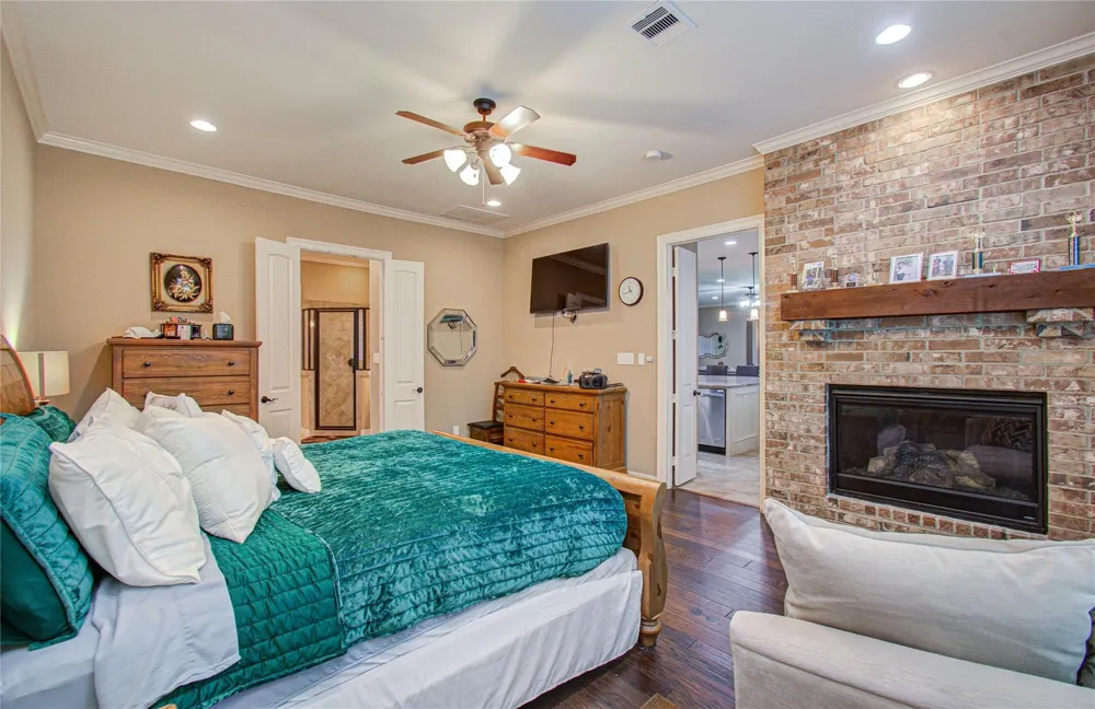 314 Martin Luther King Street S Ames, TX 77575