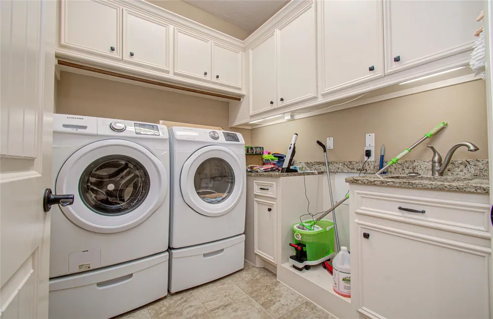 314 Martin Luther King Street S Ames, TX 77575