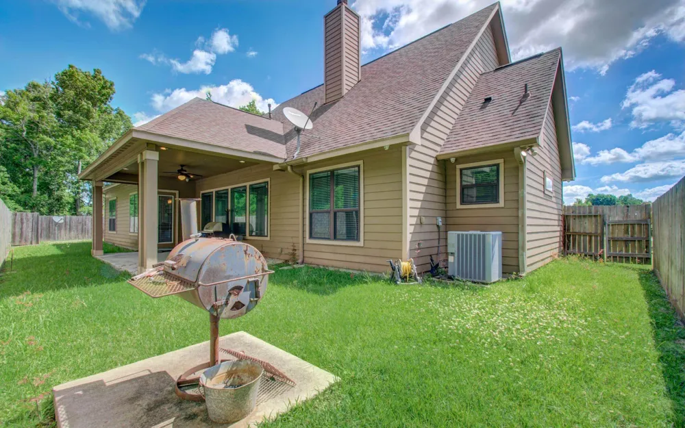314 Martin Luther King Street S Ames, TX 77575