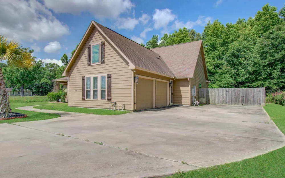 314 Martin Luther King Street S Ames, TX 77575