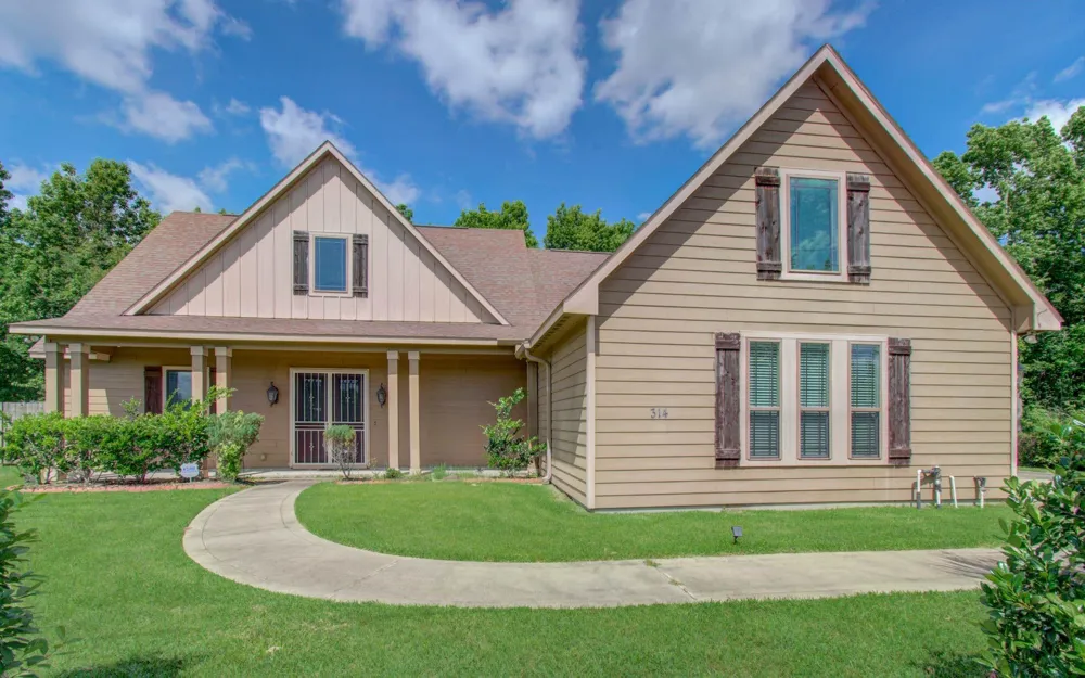 314 Martin Luther King Street S Ames, TX 77575