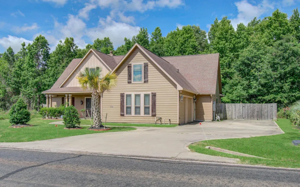314 Martin Luther King Street S Ames, TX 77575