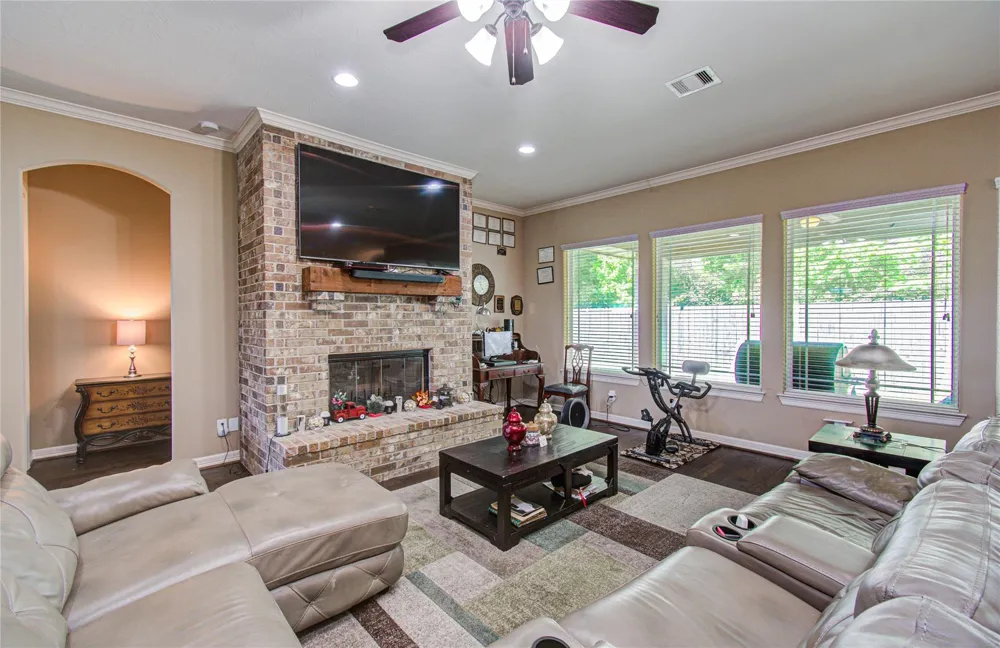 314 Martin Luther King Street S Ames, TX 77575