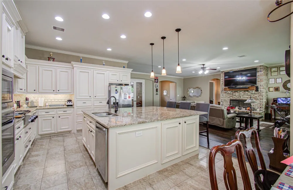 314 Martin Luther King Street S Ames, TX 77575