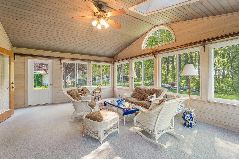 203 Mayfield Avenue Valparaiso, IN 46383