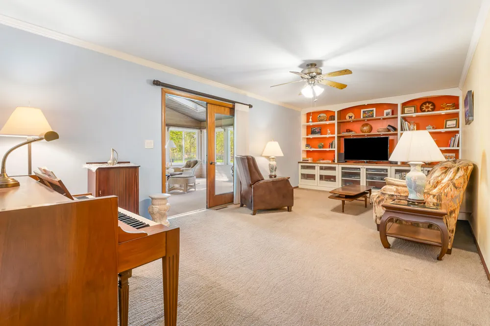 203 Mayfield Avenue Valparaiso, IN 46383