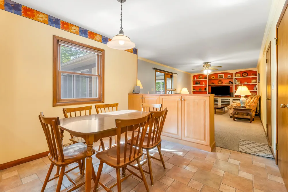 203 Mayfield Avenue Valparaiso, IN 46383