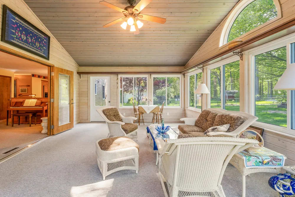 203 Mayfield Avenue Valparaiso, IN 46383