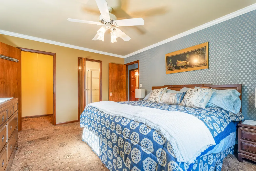 203 Mayfield Avenue Valparaiso, IN 46383