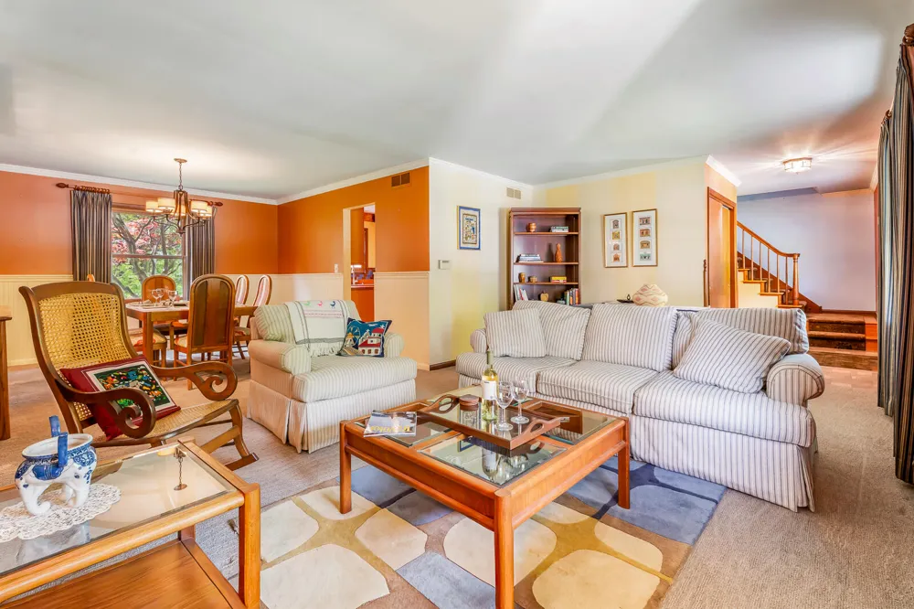 203 Mayfield Avenue Valparaiso, IN 46383