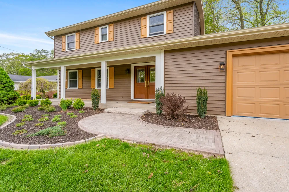 203 Mayfield Avenue Valparaiso, IN 46383