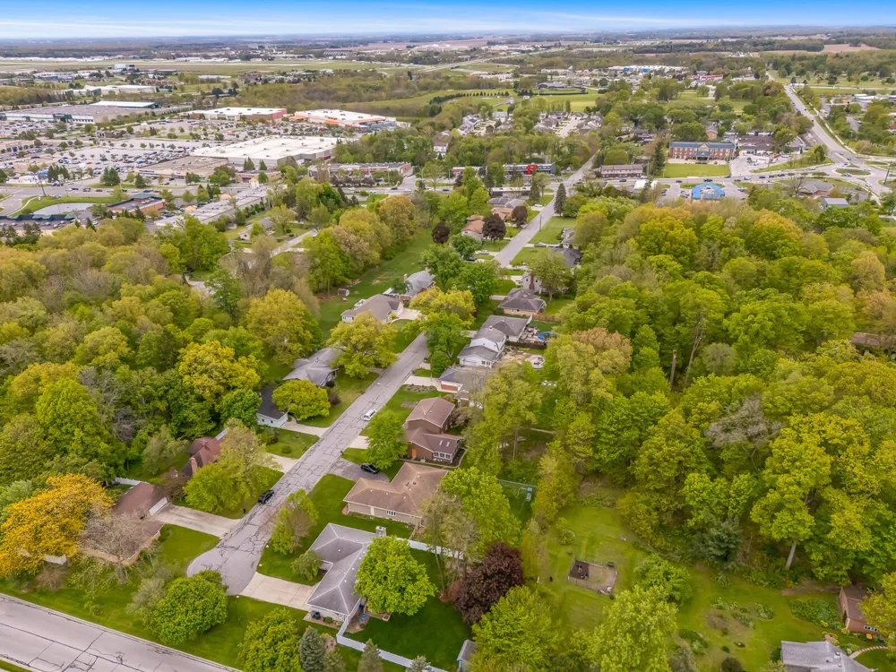 203 Mayfield Avenue Valparaiso, IN 46383