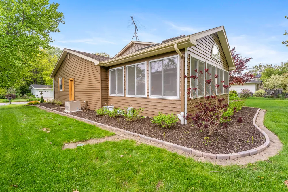 203 Mayfield Avenue Valparaiso, IN 46383