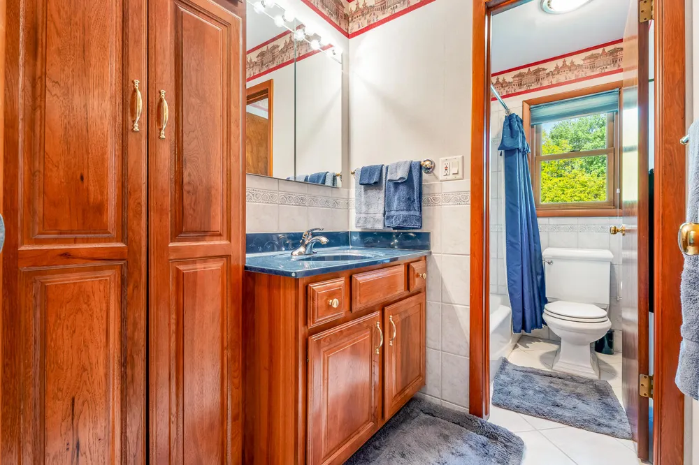 203 Mayfield Avenue Valparaiso, IN 46383